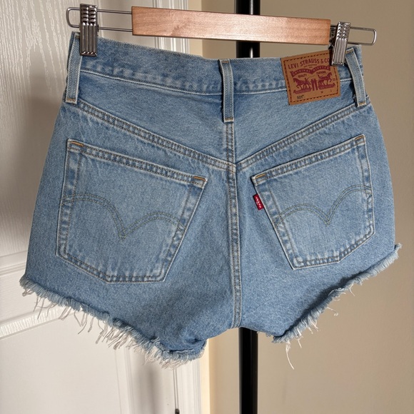 Levi's Womens 501 Original Shorts - Picture 3 of 4